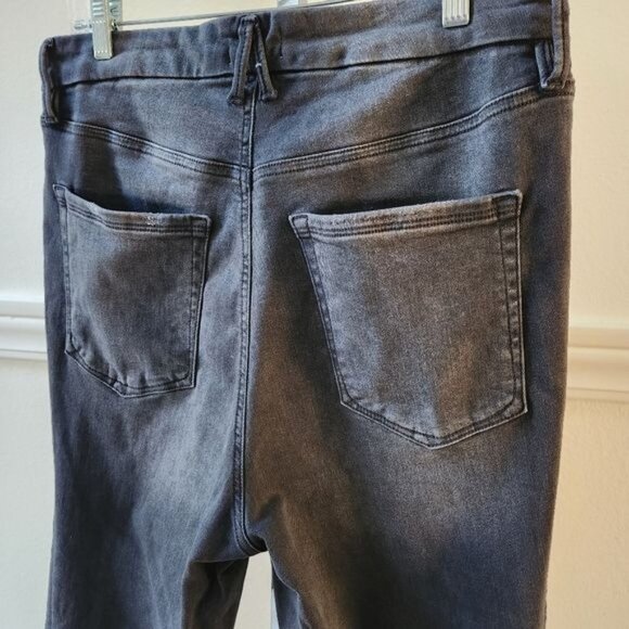 Good American Women's wash Black Jeans - Picture 7 of 14